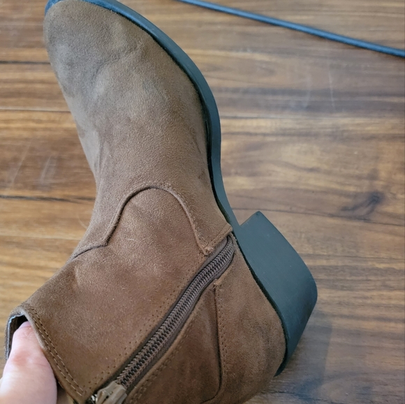 Brown booties - Picture 3 of 4